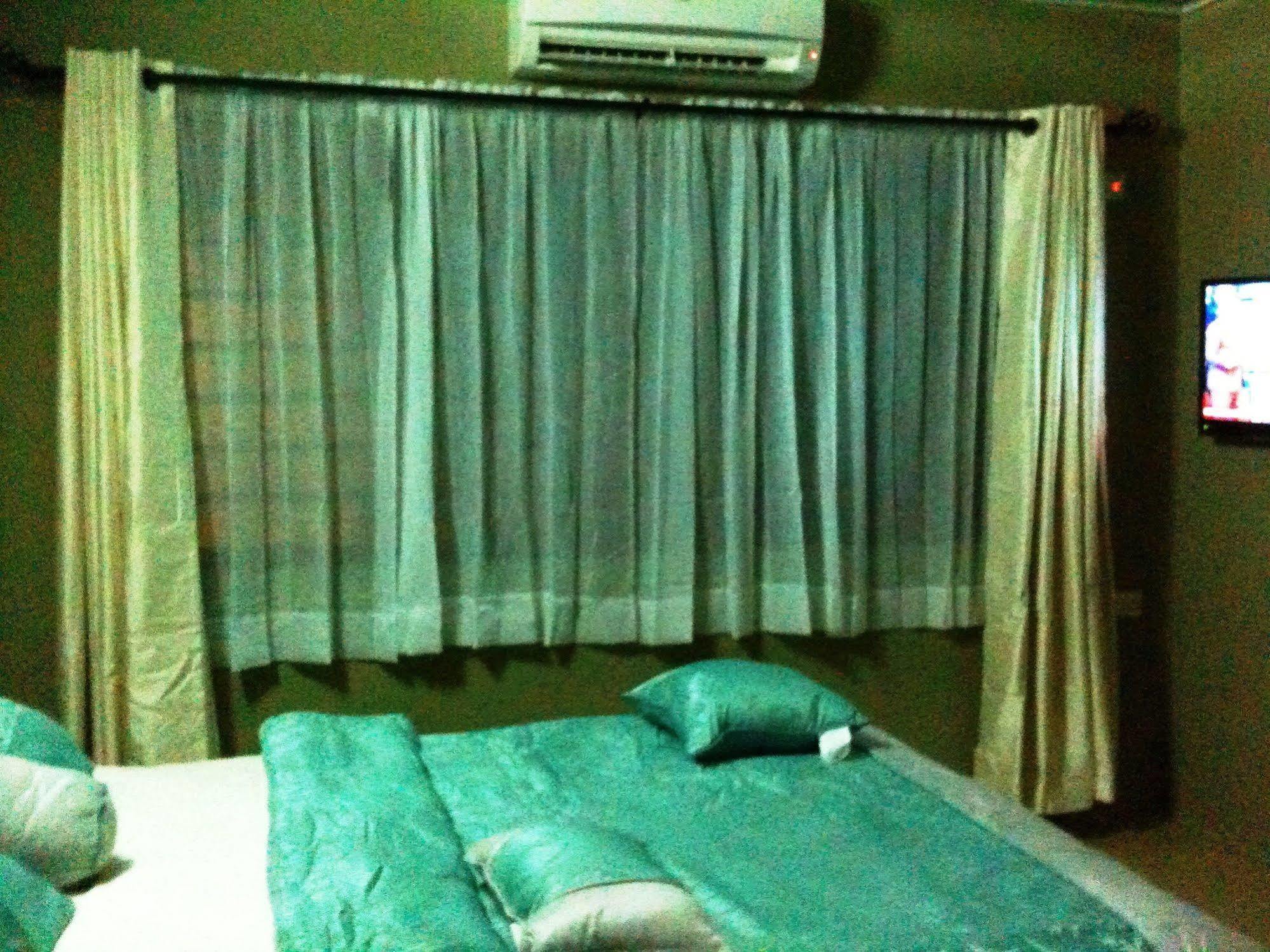 Marrets International Hotel - "Express" Cape Coast Kültér fotó